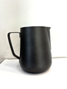 Kanta za penjenje mleka (latiera) crna, 900 ml