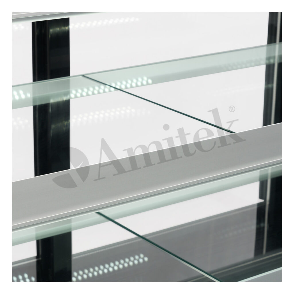 Rashladna vitrina Amitek Velvet 940B — 390 litara, samostojeća